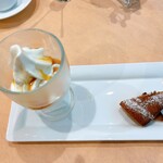 ダノイ高輪 - デザート　自家製ソフトクリームとトマトの焼き菓子