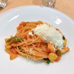 ダノイ高輪 - スパゲッティ　夏野菜のレモン香るトマトソース　モッツァレラチーズを添えて