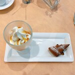 ダノイ高輪 - デザート　自家製ソフトクリームとトマトの焼き菓子