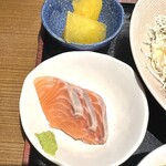 ごはん処 笑和 - 刺身3切れ＆西瓜