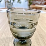 ラルシップコーヒー - レモン風味のお水（脚付きグラスで可愛い！）
