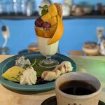 ハクナマタタ - パンナコッタとセットのドリンクはコーヒー