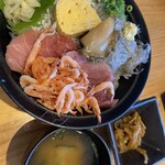 しらす丼と海鮮の店 次郎丸 - 