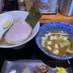 喜元門 - プレミアムつけ麺醤油
味薄かった…