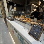 ミーア コーヒーロースターズ - 焼き菓子も販売している