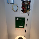 OFFOFF - トイレの前