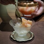 Yama - 桃と白い花