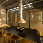 焼肉ホルモンズ - テーブル席