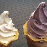 にほのさんぽ - ソフトクリーム（ノーマルと巨峰）