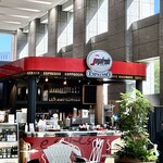 セガフレード・ザネッティ・エスプレッソ - オフィスビルのエントランス