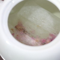 南青山エッセンス - ランチのドリンク。バラのお茶
