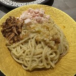 人類みな麺類とエスサワダ - 