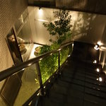 新和食 るちあ - 2010/1月：階下へ降りる階段と入り口の様子