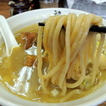 麺や　福座 - 2014年9月24日(水)　煮干し豚骨(800円)　麺リフト