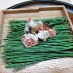 松川 - 殻ごと焼いた伊勢海老と海老味噌の先付