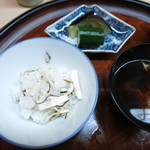 松川 - 丹波産松茸御飯　湯葉の赤出汁　水茄子と胡瓜の香物