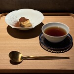 炭焼 おかげさん - 自家製ティラミスと北限の村上紅茶