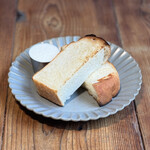 「ワンハンドレッド」のトースト