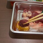 鶏惣菜専門店 とり家 - レバーは持参した味塩とごま油、ニンニクおろしも持って来ました(笑)