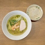 鶏専門 らーめん銀 - 冷やし塩ジュレラーメン　1000円
      〜魅惑の翡翠〜（夏季限定）