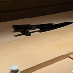 鮨 一幸 - 黒崎さんの美しい漆黒包丁