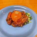 炭火焼肉・ホルモン モツの杉ちゃん - レアステーキユッケ風