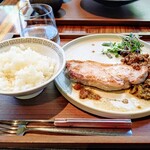 TexturA - 『もち豚のロースト（1750円税込）』