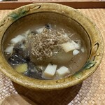 御料理 貴船 - 冬瓜と鮑を葛でまとめトリフ香らせ