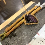 本格炉端 海鮮串焼き 八八 - 