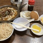 牧のうどん - 肉うどん、かしわご飯、コロッケ
