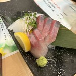 本格炉端 海鮮串焼き 八八 - 