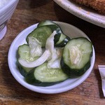 とんかつ かつせい - キュウリのお新香。
