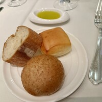 レストランアビエント - パン3種おかわりできます
