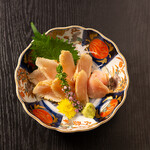 炭火酒場　鶏と魚 - 鶏たたき