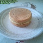 菓匠茶屋 - 抹茶カスタードは白っぽい