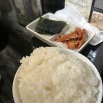 とんとん - ごはん。スンドゥブ半分食べたらご飯投入して