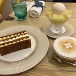 ル カフェ ヴィー - ミルフィーユ、メロンソーダ、ロイヤルミルクティー