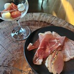 ホテル阪急グランレスパイア大阪クラブラウンジ - 生ハムたちとカプレーゼ