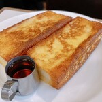 スマート珈琲店 - 外カリサク中フワモチの食感と塩気が至福のフレンチトースト