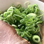 一杯のかけや - 青々としたフレッシュ感のあるネギ、
増量依頼して正解でしたね◎