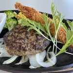 ベルセルバカントリークラブ さくらコース - ハンバーグとエビフライ　アップ