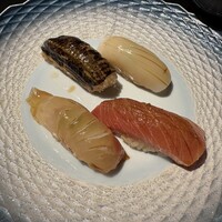 完全個室鮨和食かなうS - 寿司4貫