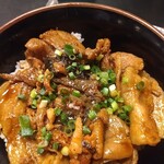 串揚げ じゅらく - 週替わり丼（ネギをどかすとウナギが）