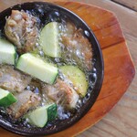 スパイスチキンとズッキーニのアヒージョ