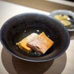 鮨 西崎 - 夏場はオスのものを使うという、あん肝。
      相変わらず、どこまでもクリアで、きっと日本一美味しいと思える(^^)