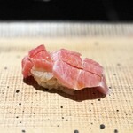 鮨 西崎 - 今、鮪は大変らしい。
      西崎さんで、蛇腹のトロは初めて。