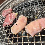 焼肉ホルモン はねいし - 