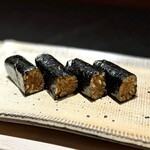 鮨 西崎 - 【追加】干瓢巻き。
      これまた美味しい♪
      幼少期は苦手でしたが、今やすっかり好物になりました。
      味付けの塩梅が絶妙なんですよね(^^)