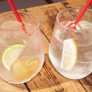 ハンドメイドドリンク＆50種類以上の本格テキーラで乾杯