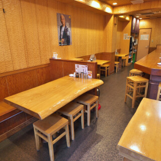 駅からスグ！木目の温もりが賑わいを包む寛ぎの空間